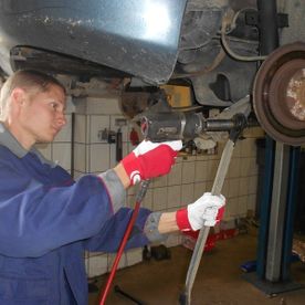 Reparatur im Autohaus Pfeffer 