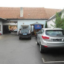 Autohaus Pfeffer Einfahrt